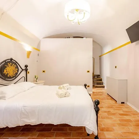 Art Of Living, Elegante Casa Nel Centro Storico 拉奎拉