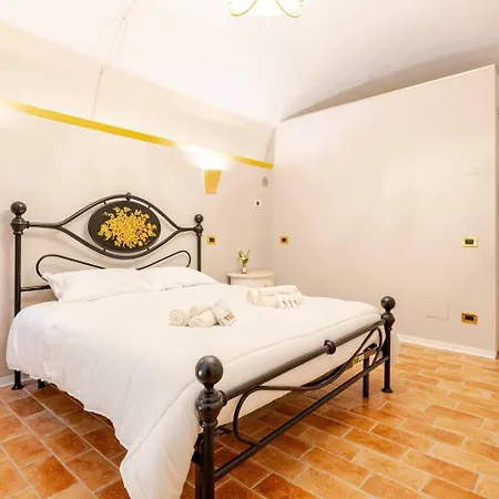 公寓 Art Of Living, Elegante Casa Nel Centro Storico 拉奎拉