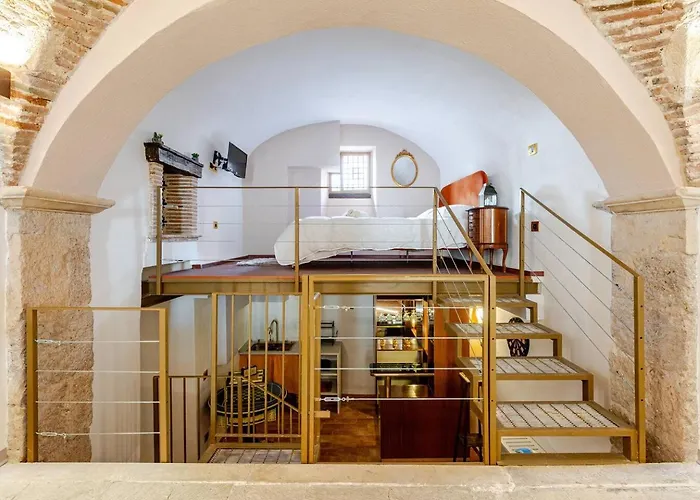 Art Of Living, Elegante Casa Nel Centro Storico * LʼAquila