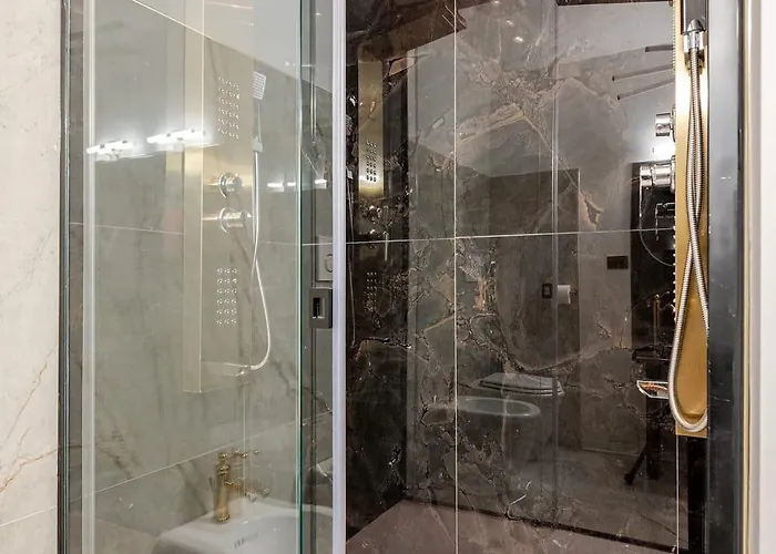 Art Of Living, Elegante Casa Nel Centro Storico LʼAquila