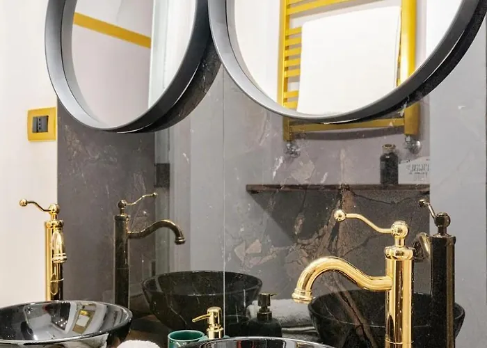 Art Of Living, Elegante Casa Nel Centro Storico * LʼAquila